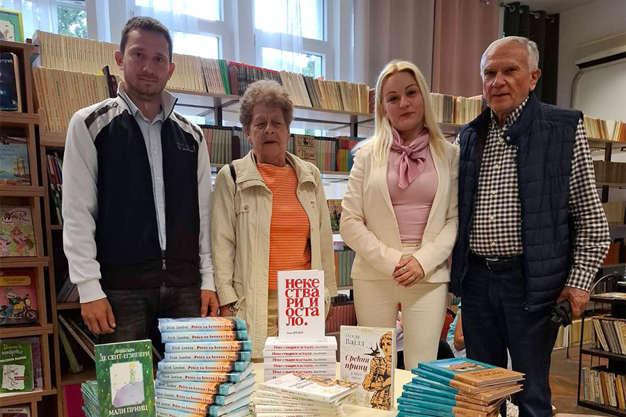 OBNOR-Herceg-Novi-donirao-knjige-daso-pavicic